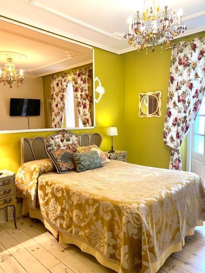 Hostal Boutique Puerta Del Sol Torrelavega Eksteriør bilde