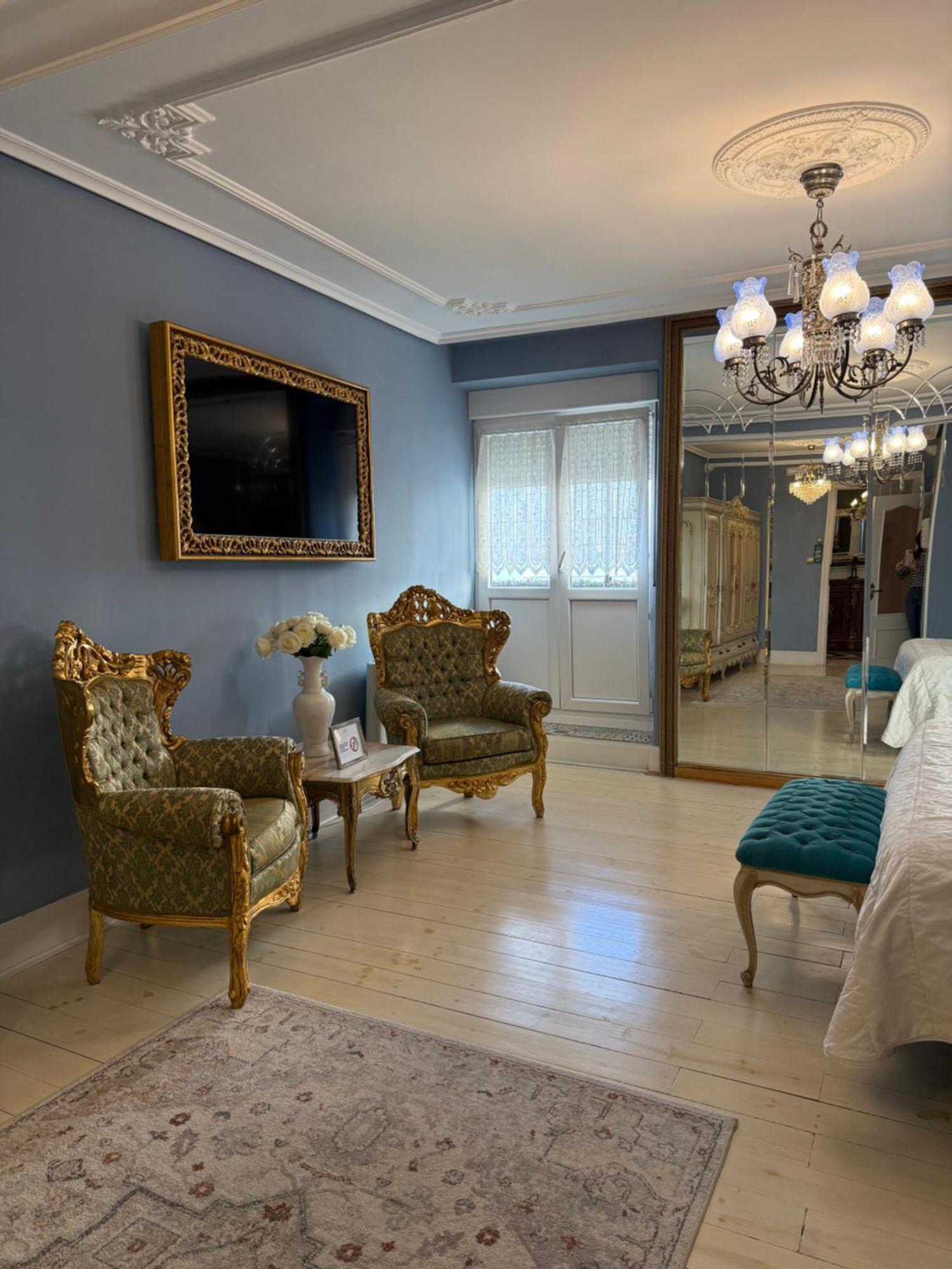 Hostal Boutique Puerta Del Sol Torrelavega Eksteriør bilde