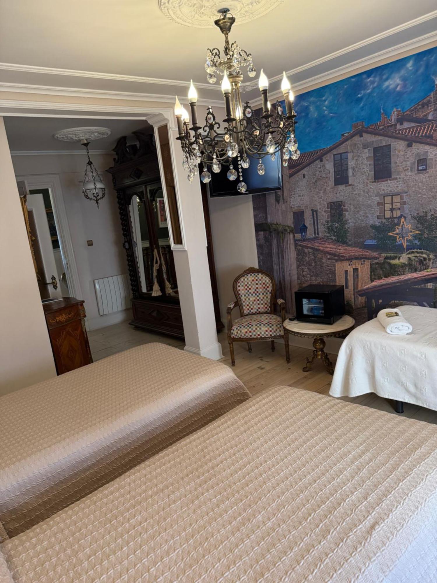 Hostal Boutique Puerta Del Sol Torrelavega Eksteriør bilde