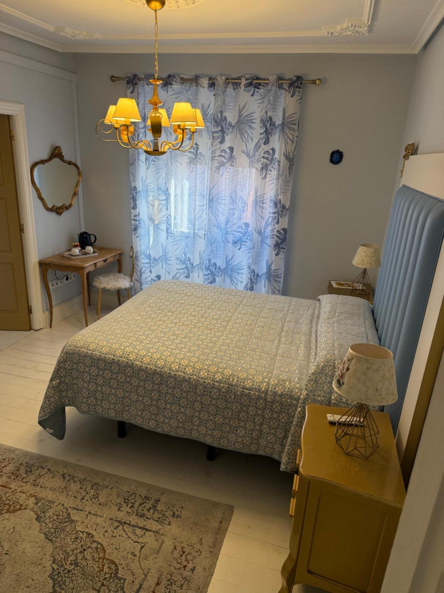 Hostal Boutique Puerta Del Sol Torrelavega Eksteriør bilde