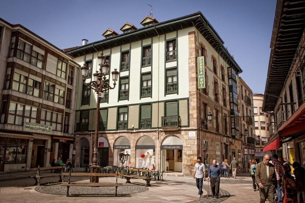 Hostal Boutique Puerta Del Sol Torrelavega Eksteriør bilde